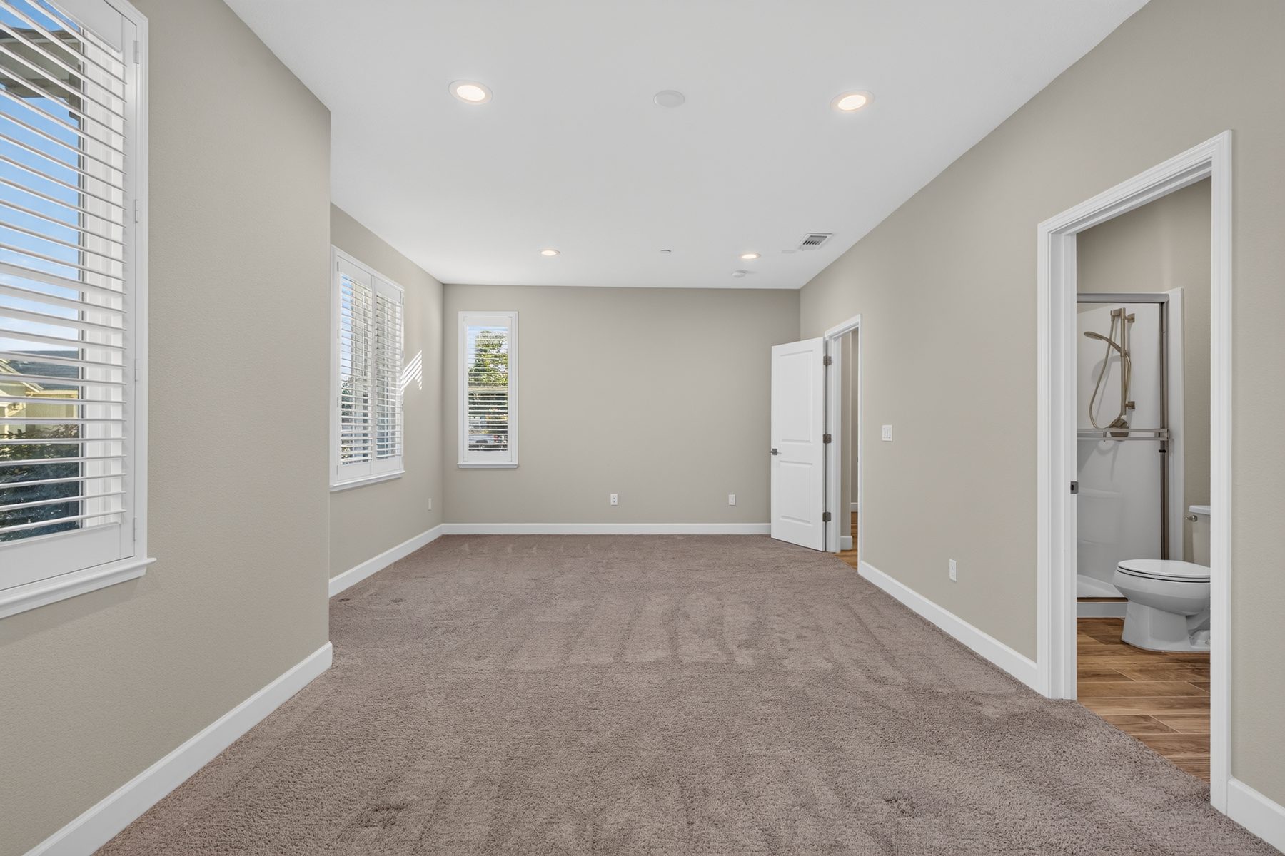 Front interior room