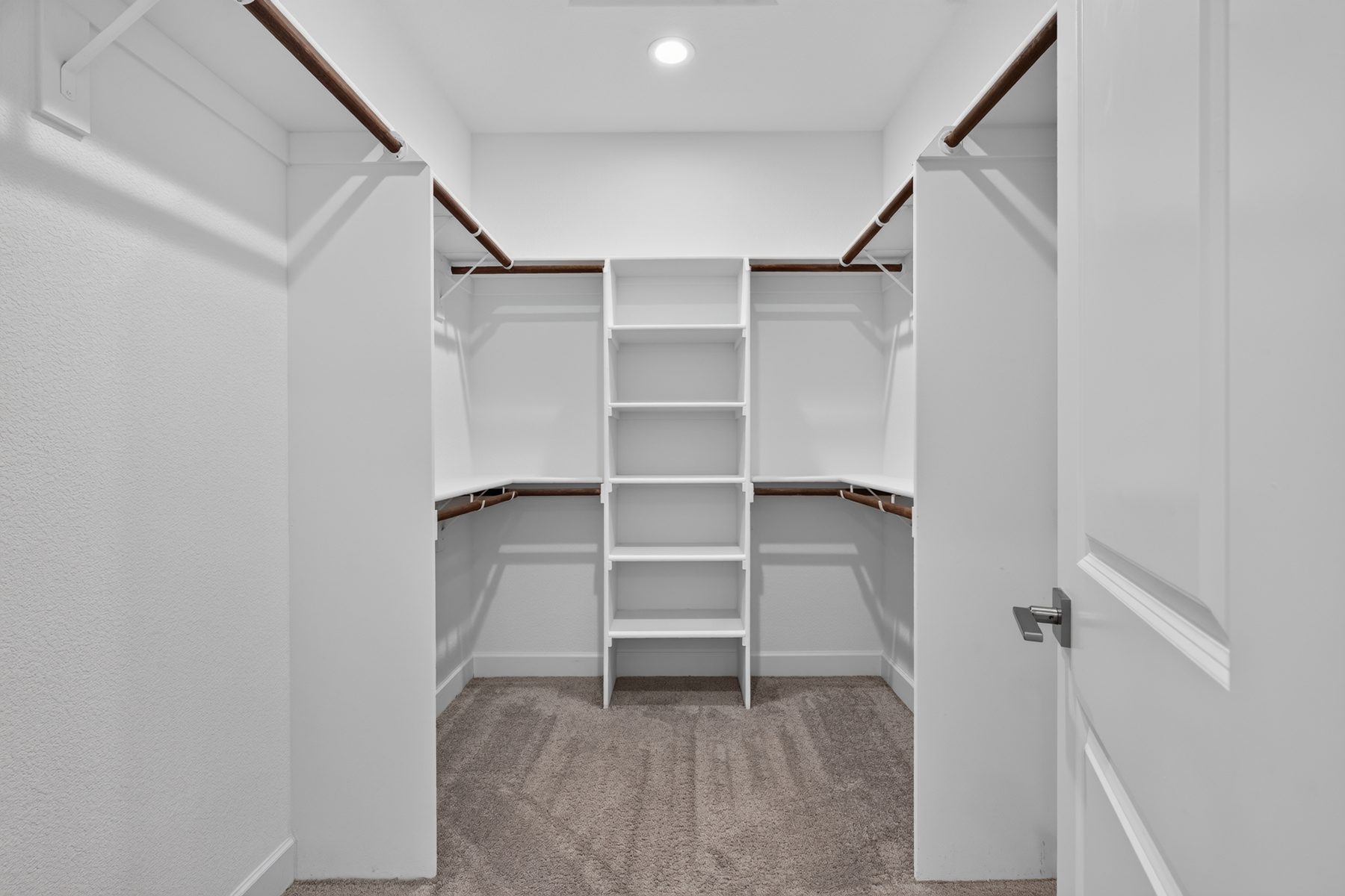 Walk-in closet